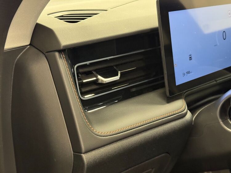 MG HS LUXURY foto 17