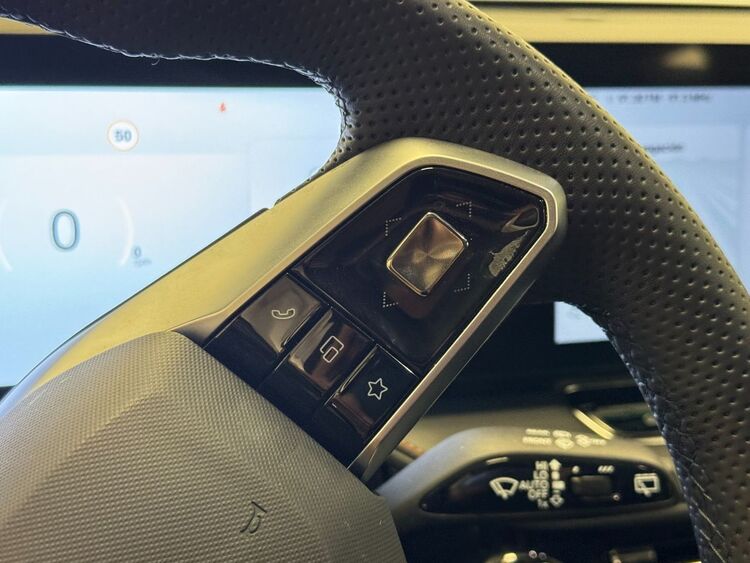 MG HS LUXURY foto 23