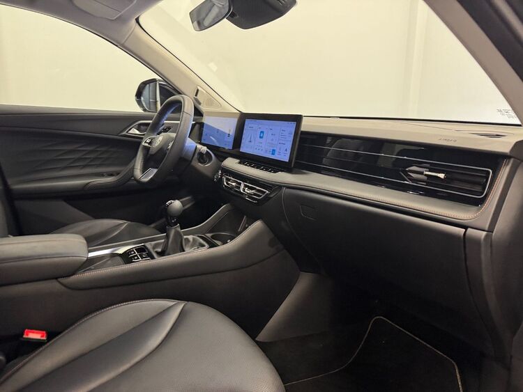 MG HS LUXURY foto 28