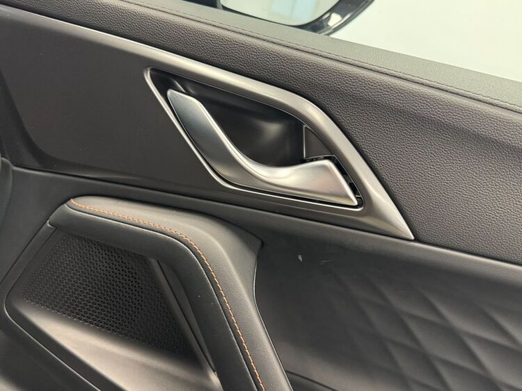 MG HS LUXURY foto 30