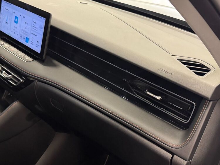 MG HS LUXURY foto 34