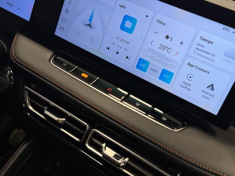 MG HS LUXURY foto 41