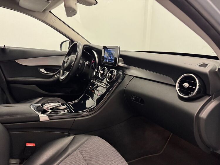 Mercedes Clase C AMG 220 foto 28
