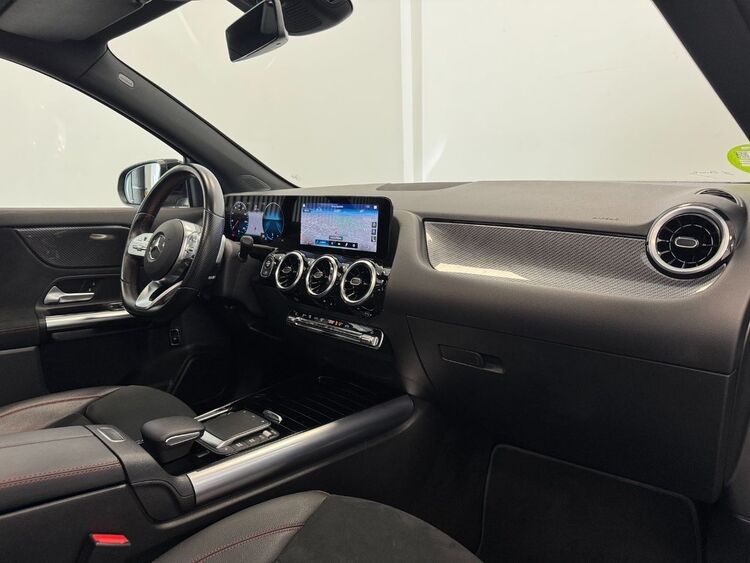 Mercedes GLA AMG foto 13