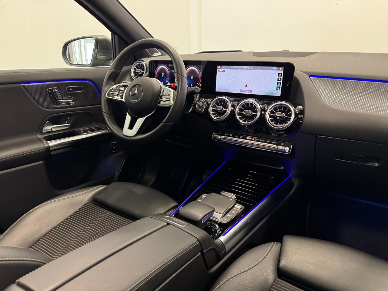 Mercedes GLA 200 miniatura 11