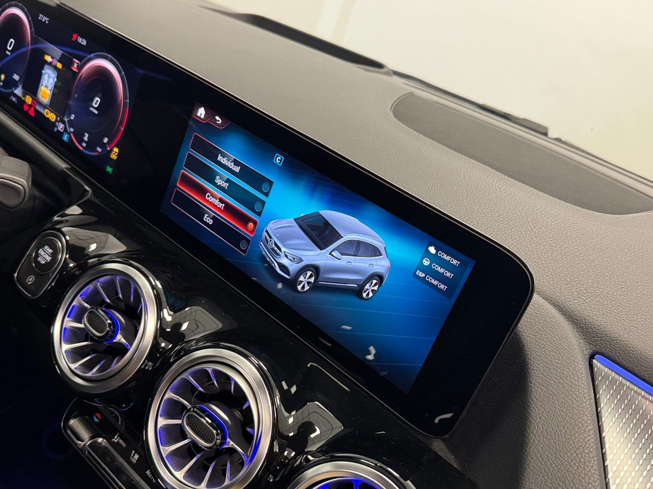 Mercedes GLA 200 foto 33