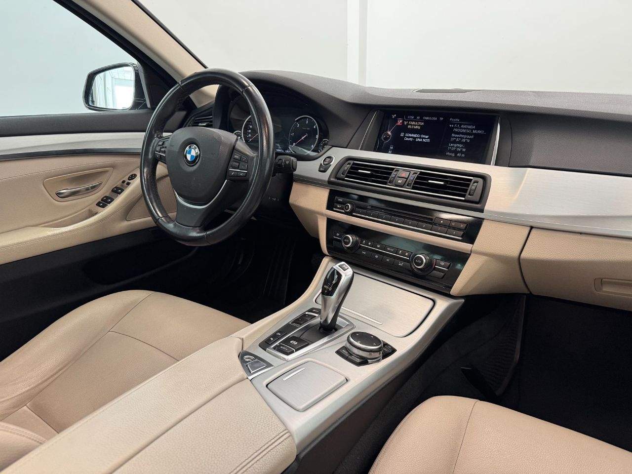 BMW Serie 5 530D foto 12