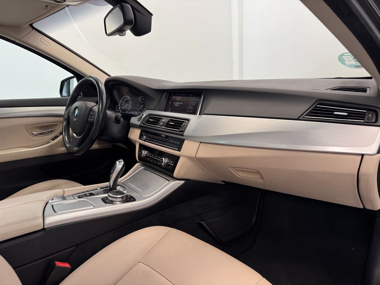 BMW Serie 5 530D foto 13