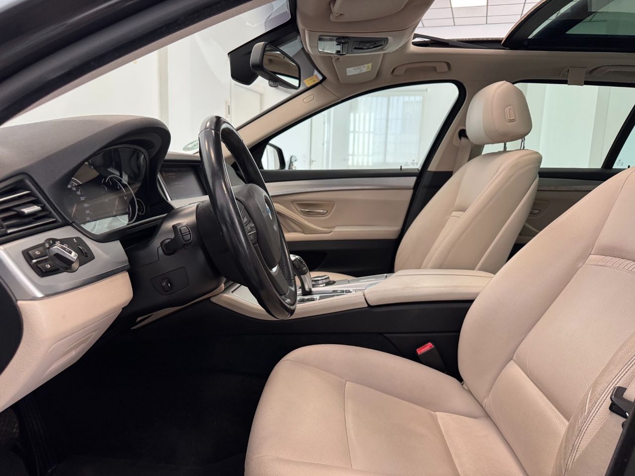 BMW Serie 5 530D foto 15