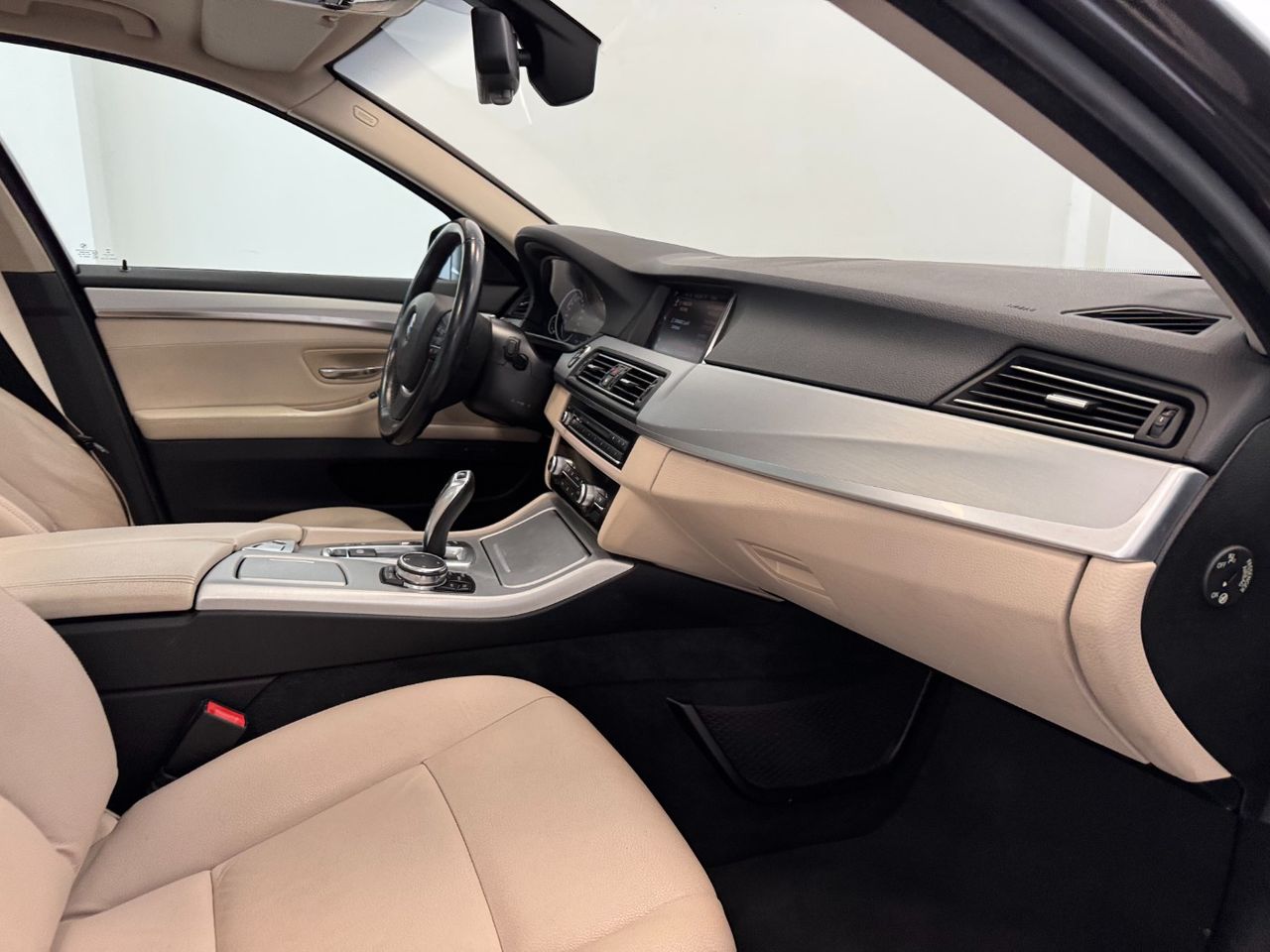 BMW Serie 5 530D foto 26