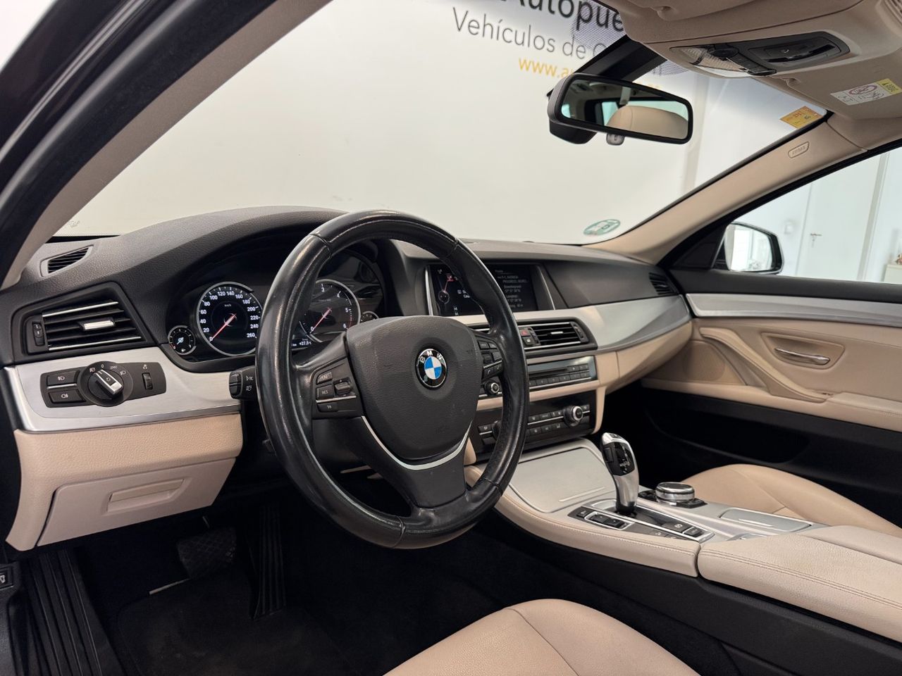 BMW Serie 5 530D foto 8