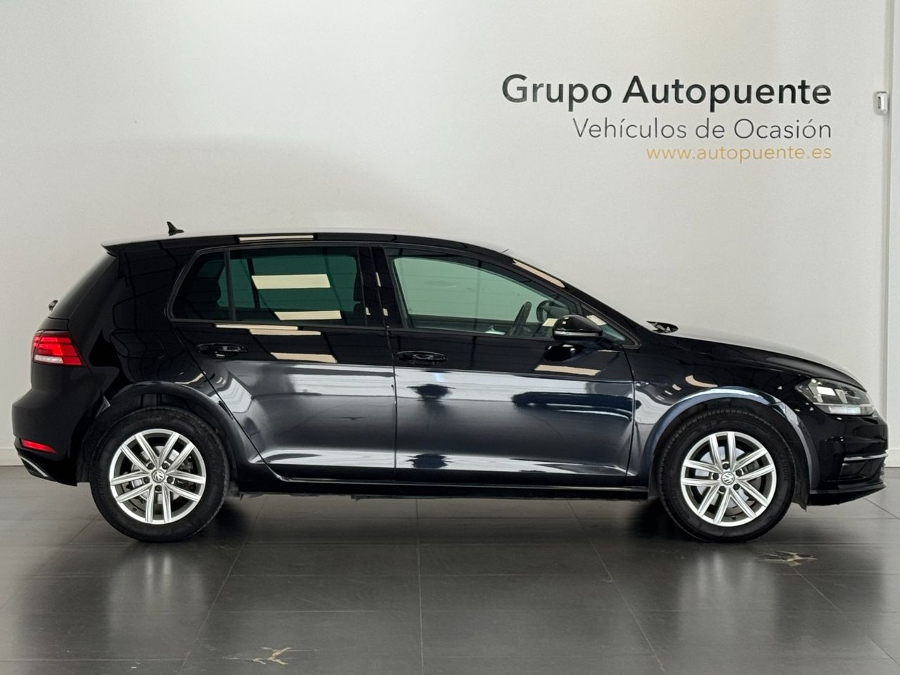 Volkswagen Golf ADVANCE miniatura 3