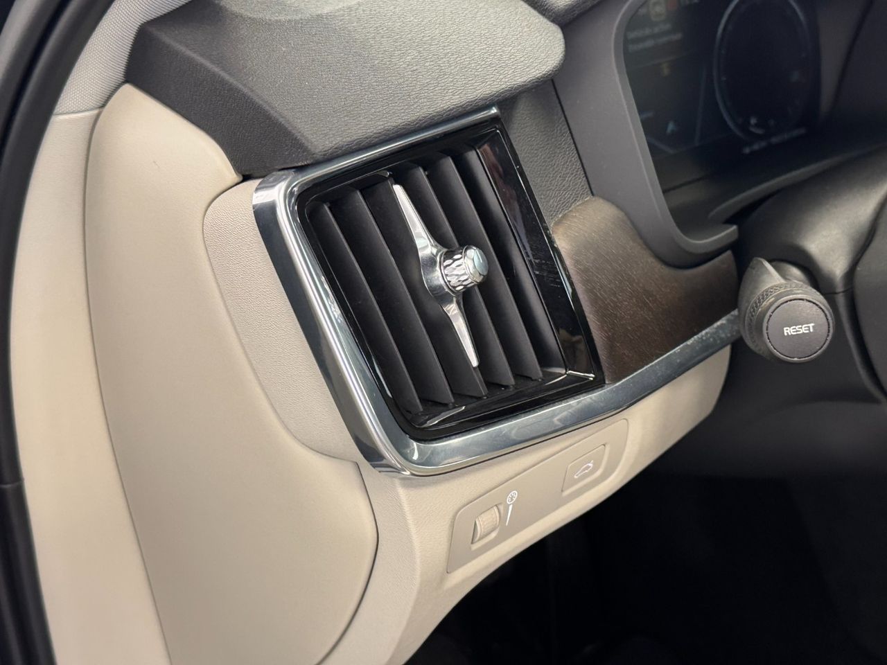 Volvo V90 D5 miniatura 18