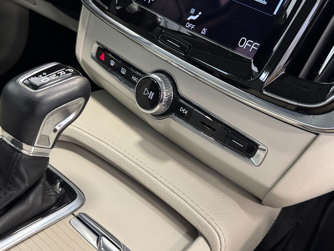 Volvo V90 D5 miniatura 35