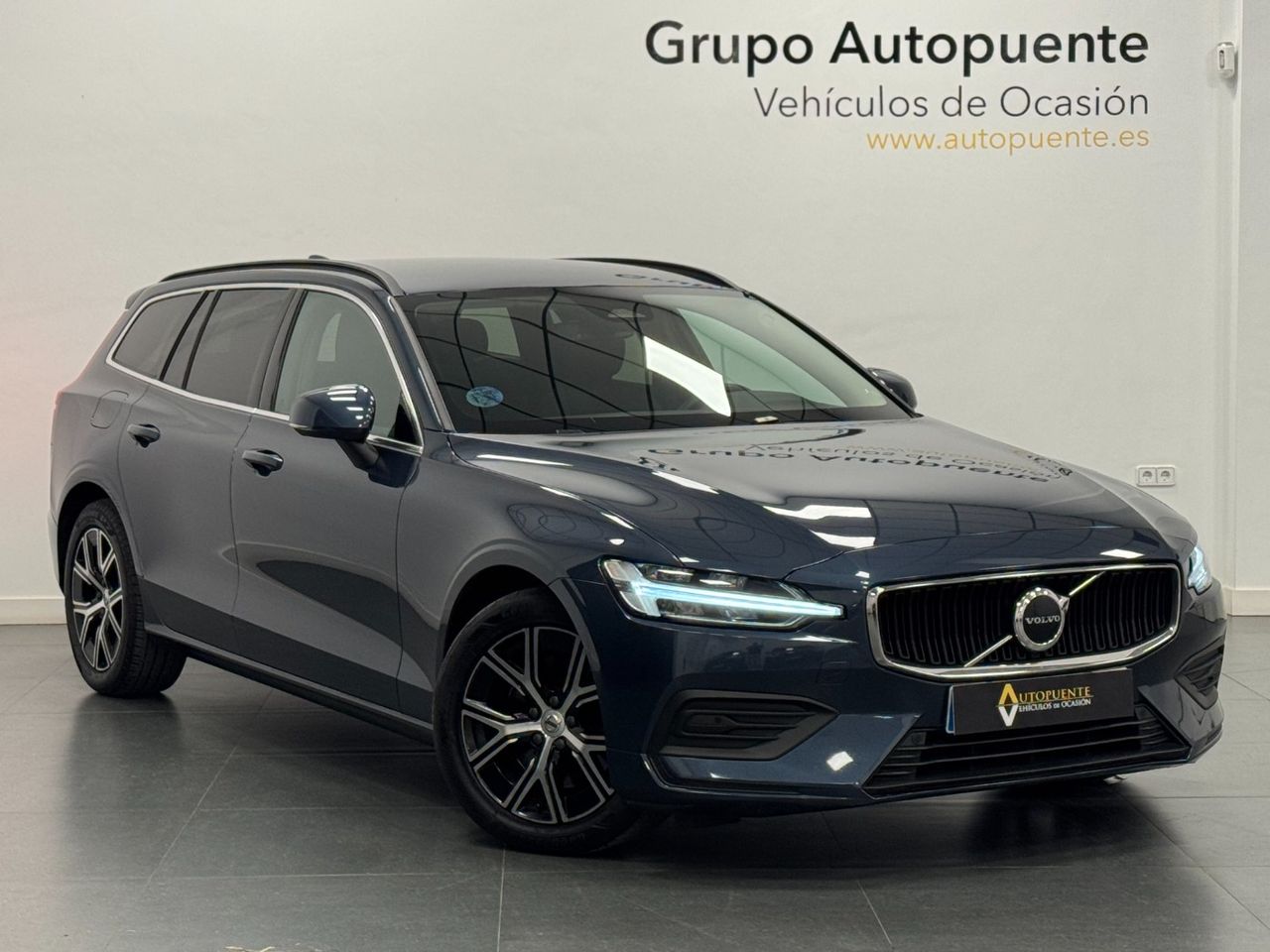 Volvo V60 CORE AUTO miniatura 2