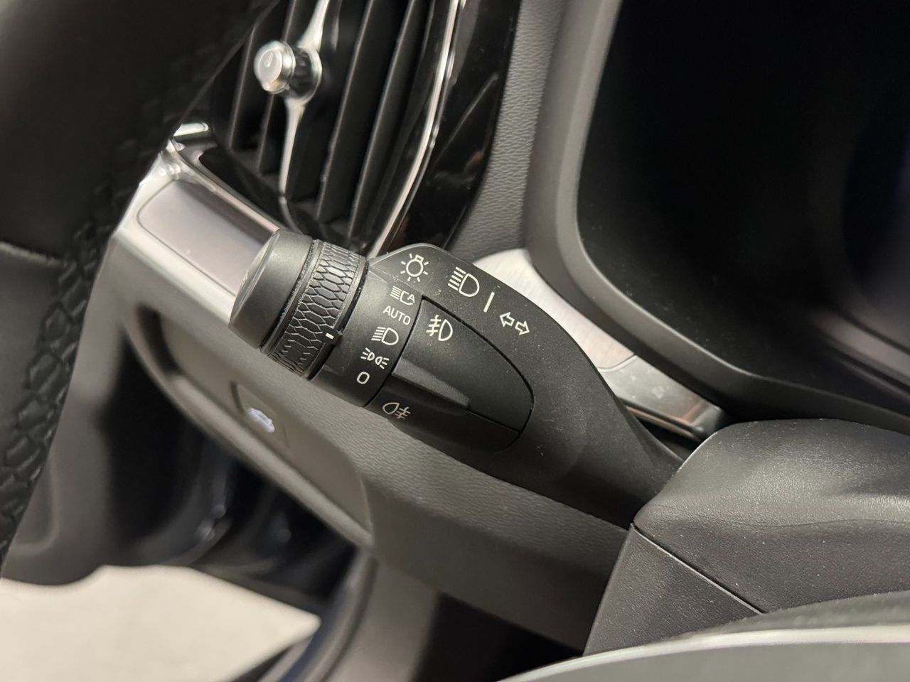 Volvo V60 CORE AUTO miniatura 21