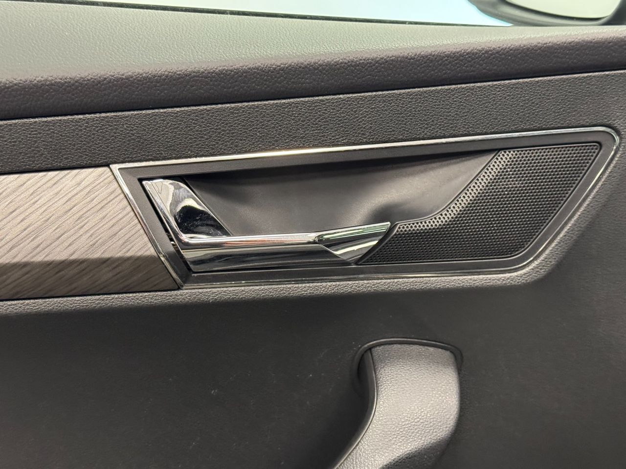 Skoda Karoq STYLE miniatura 17