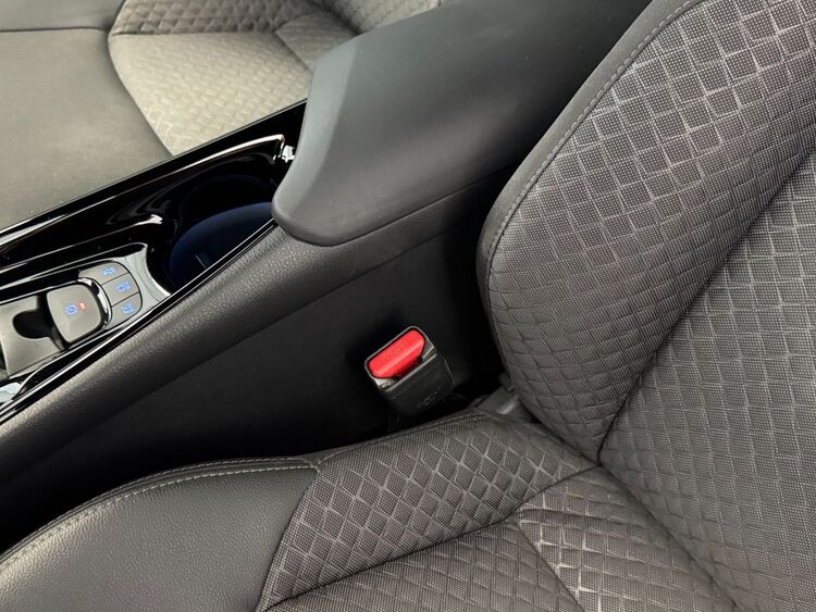 Toyota C-HR ADVANCE foto 27