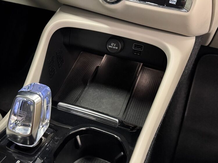 Volvo XC40 INSCRIPTION foto 40