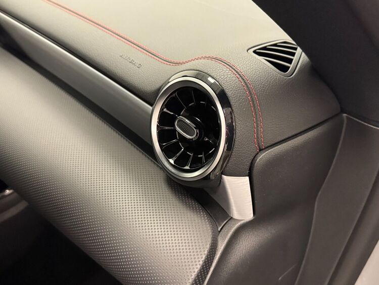 Mercedes CLA CLA 200 foto 30