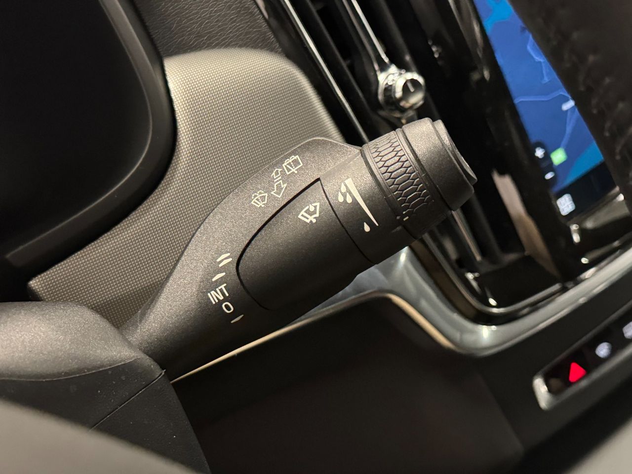 Volvo V90 CROSS COUNTRY B4 miniatura 23