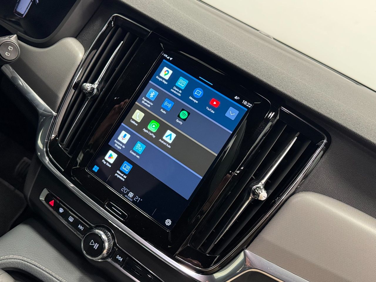 Volvo V90 CROSS COUNTRY B4 miniatura 39