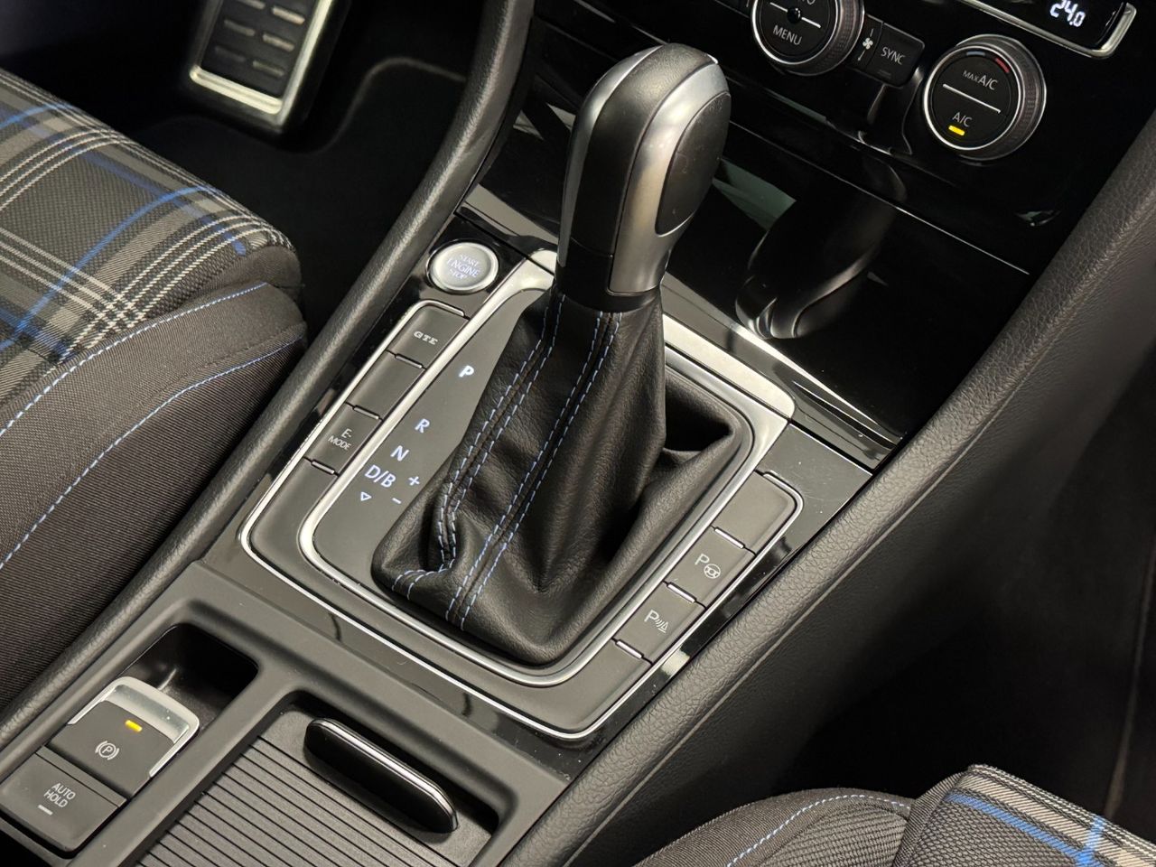 Volkswagen Golf GTE 1.4 TSI e-Power Híbrido enchufable 245 5p miniatura 43