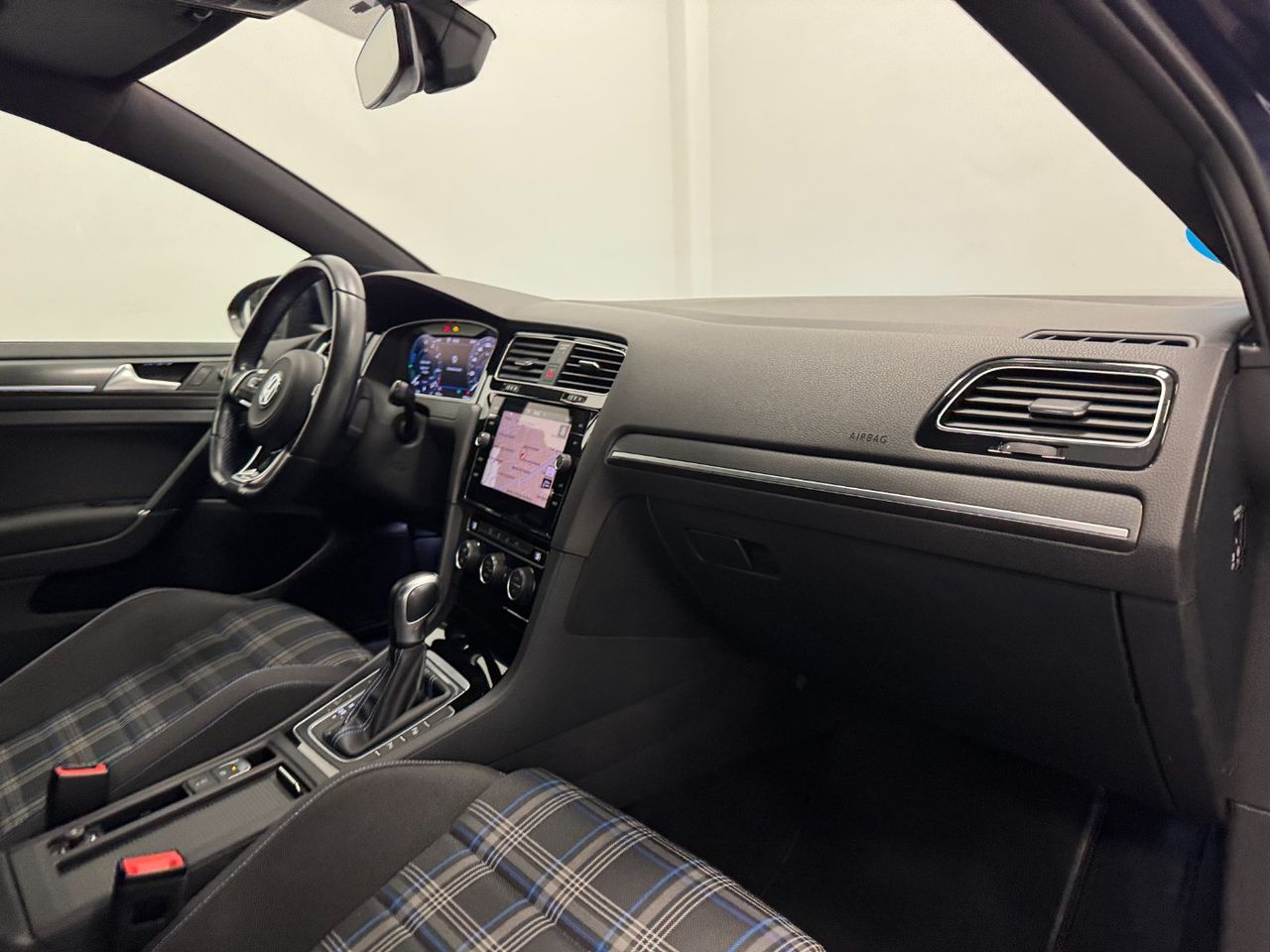 Volkswagen Golf GTE 1.4 TSI e-Power Híbrido enchufable 245 5p foto 31