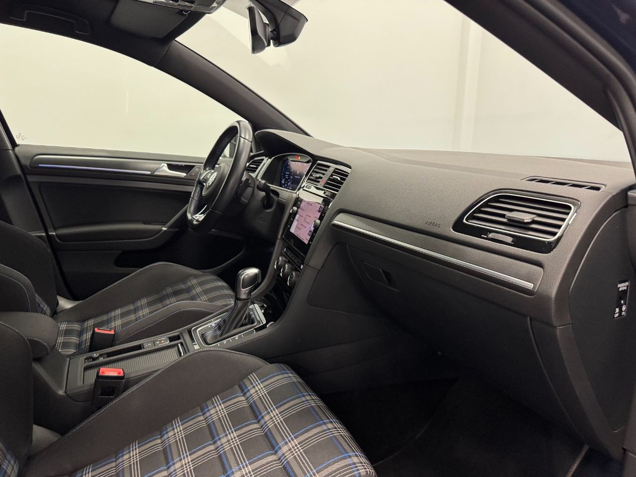 Volkswagen Golf GTE 1.4 TSI e-Power Híbrido enchufable 245 5p foto 32