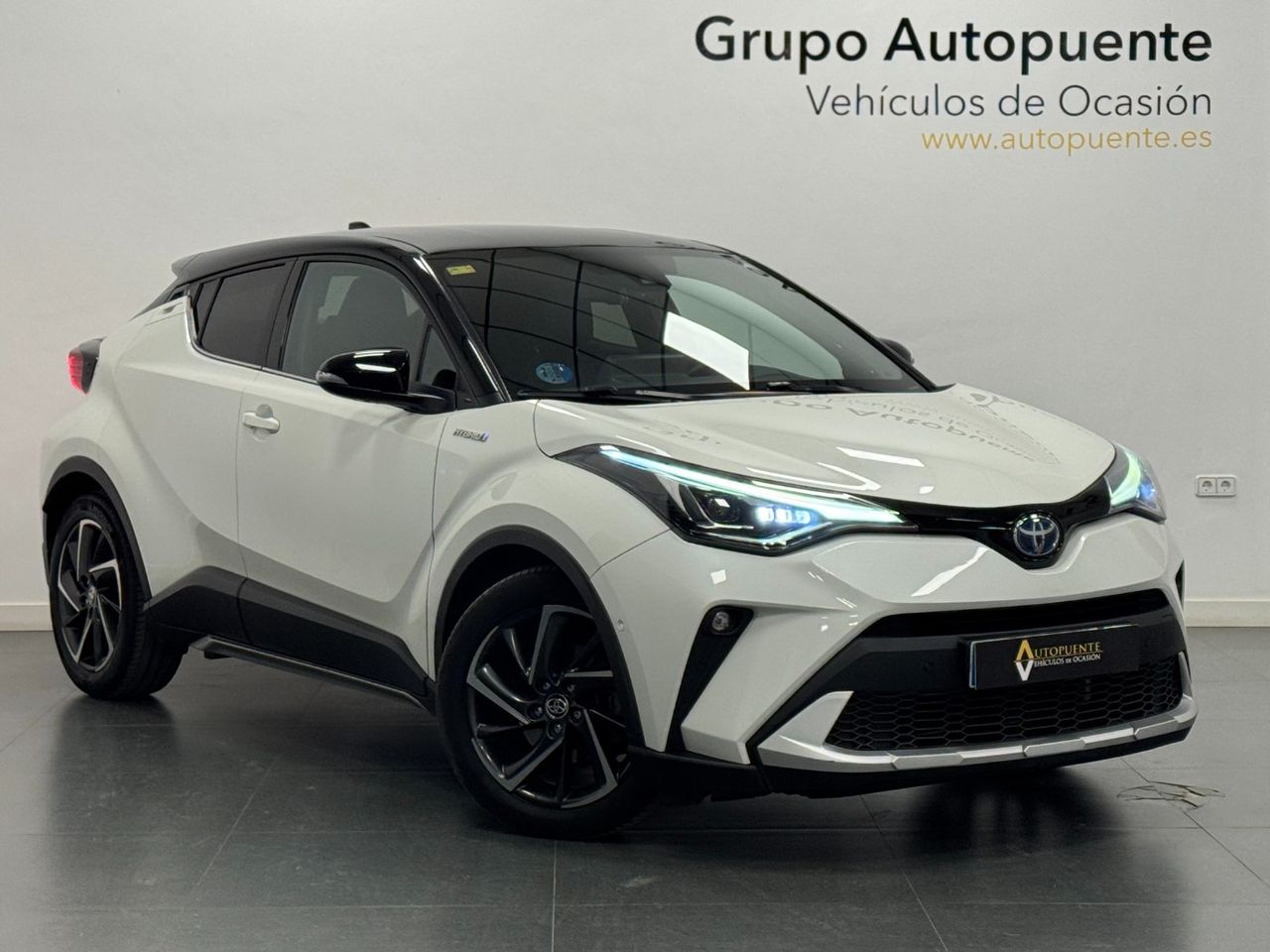 Toyota C-HR CHR miniatura 2