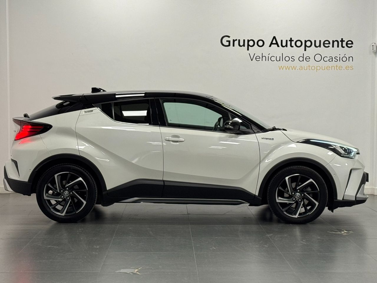 Toyota C-HR CHR miniatura 3