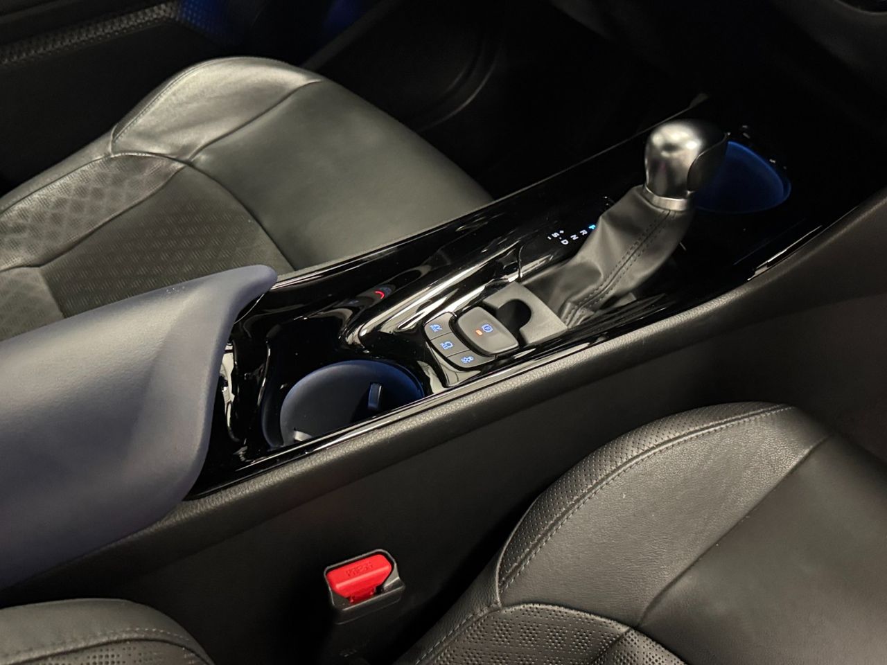 Toyota C-HR CHR miniatura 43