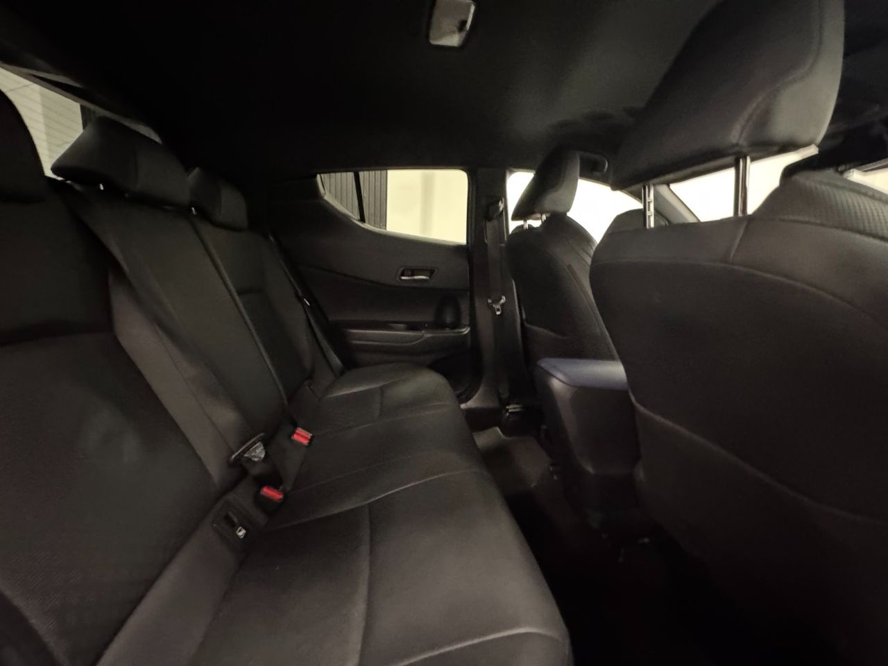 Toyota C-HR CHR miniatura 45