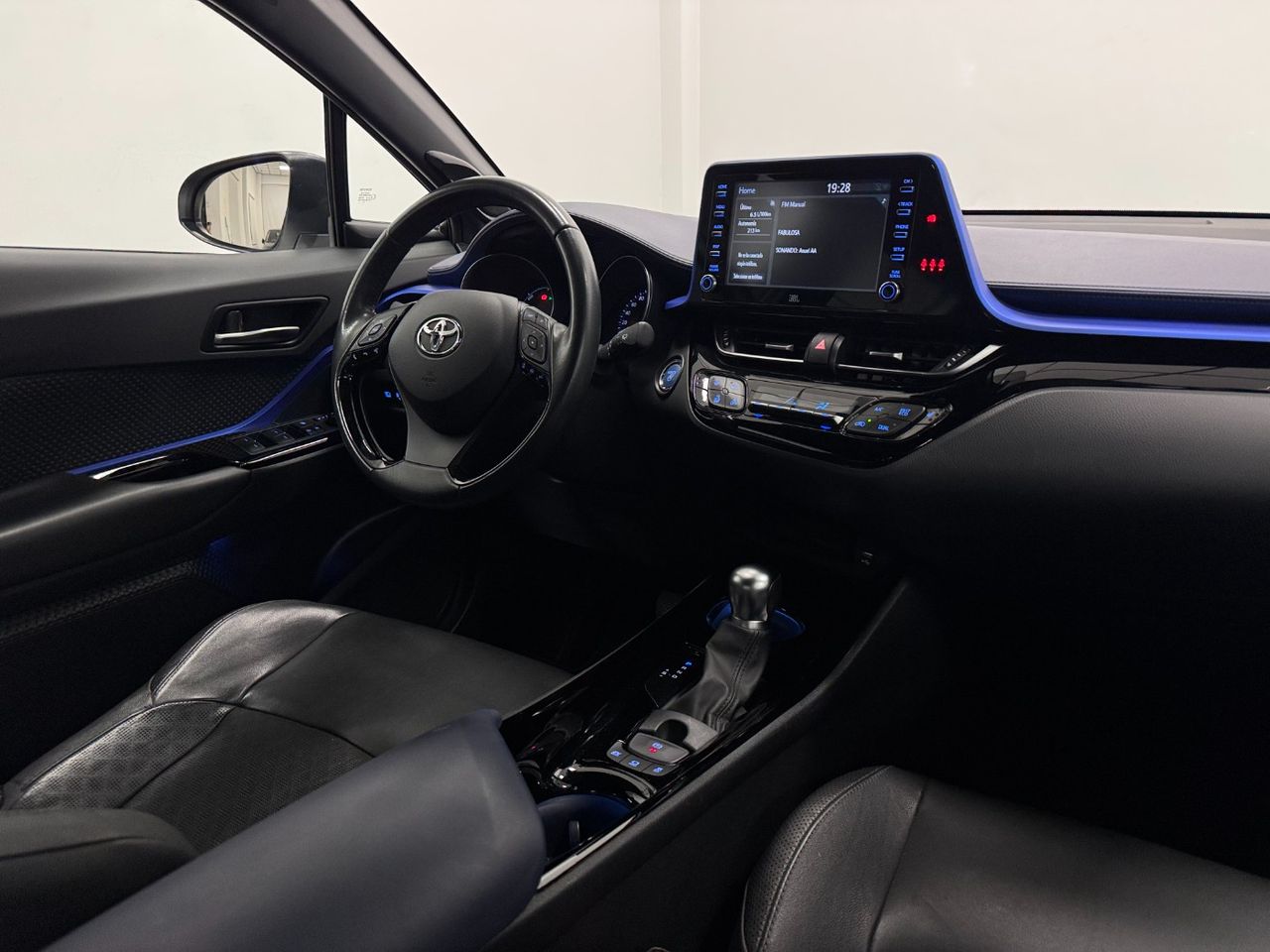 Toyota C-HR CHR foto 12