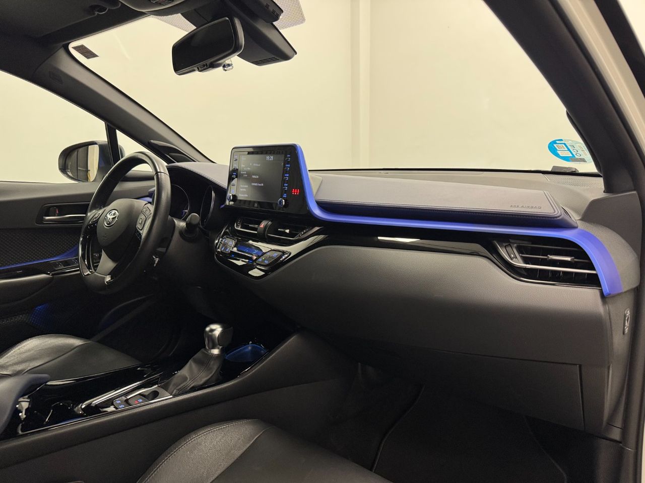 Toyota C-HR CHR foto 13