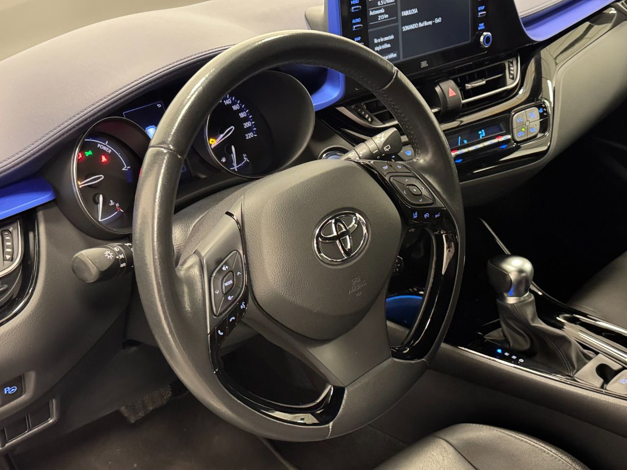 Toyota C-HR CHR foto 21