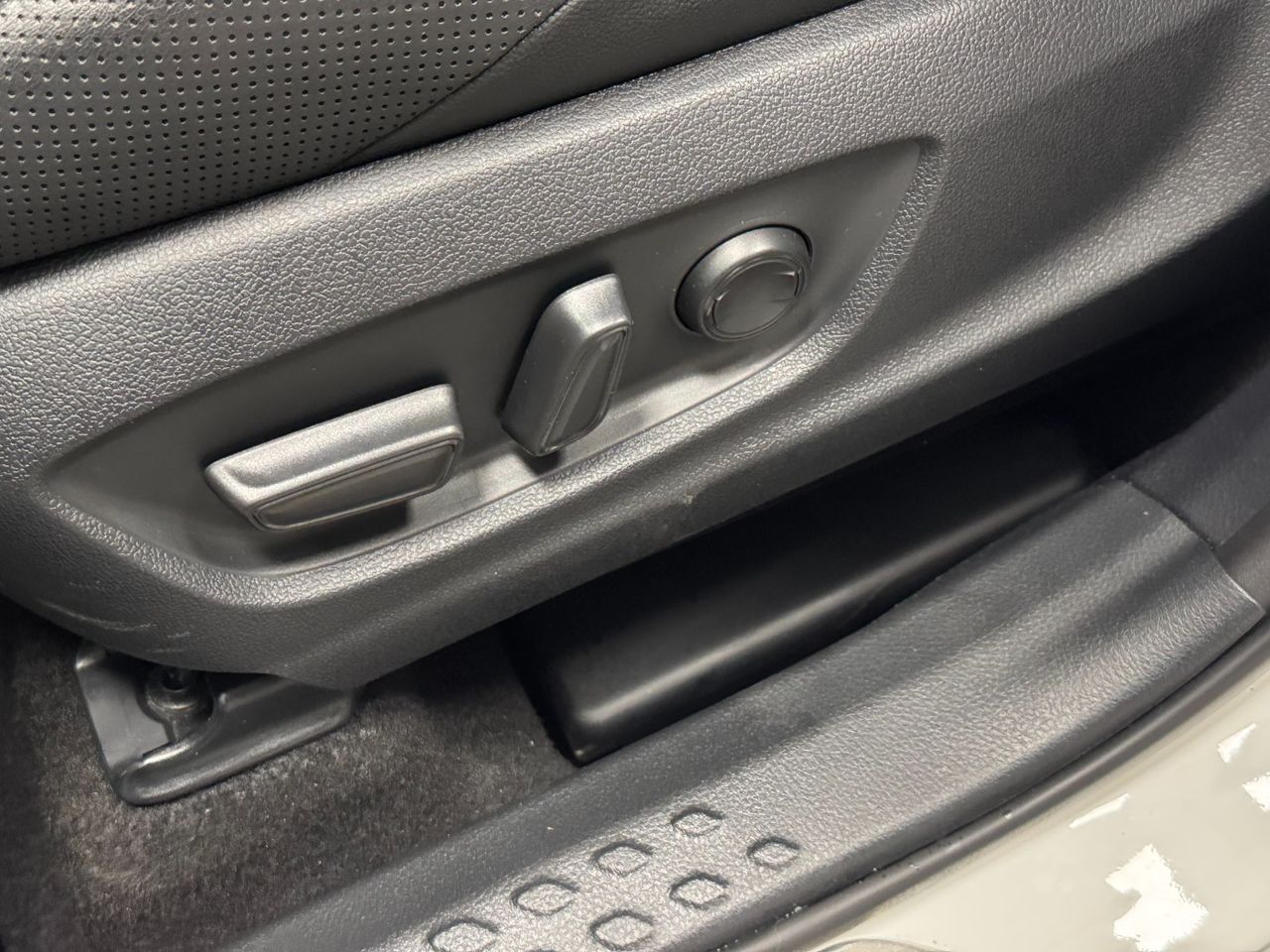 Toyota C-HR CHR foto 23