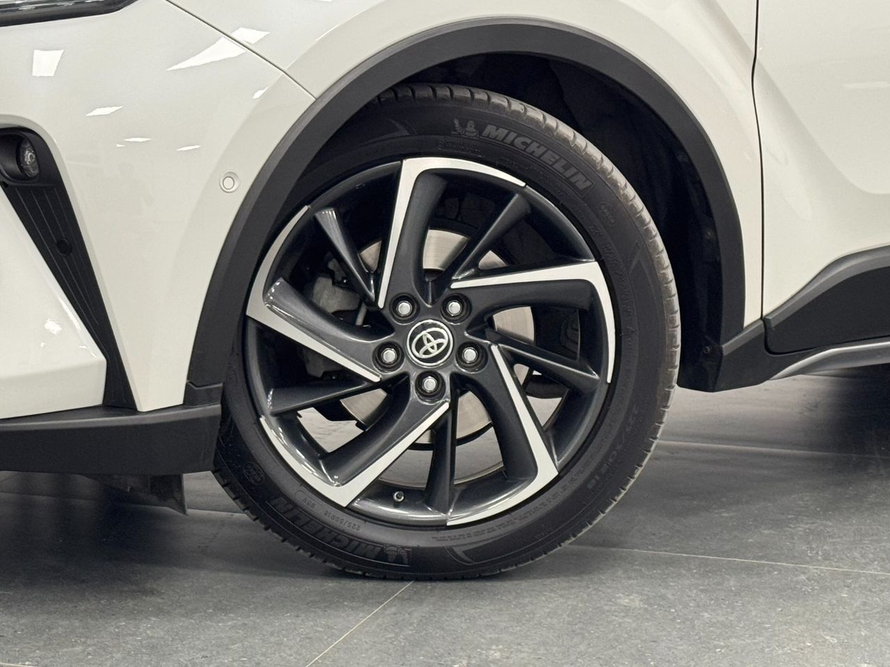 Toyota C-HR CHR foto 49