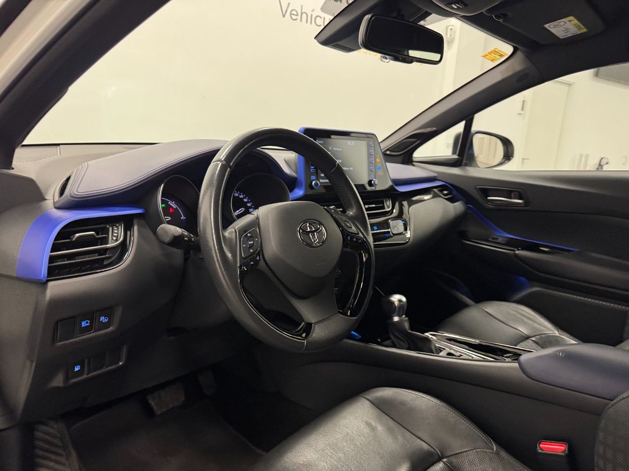 Toyota C-HR CHR foto 8
