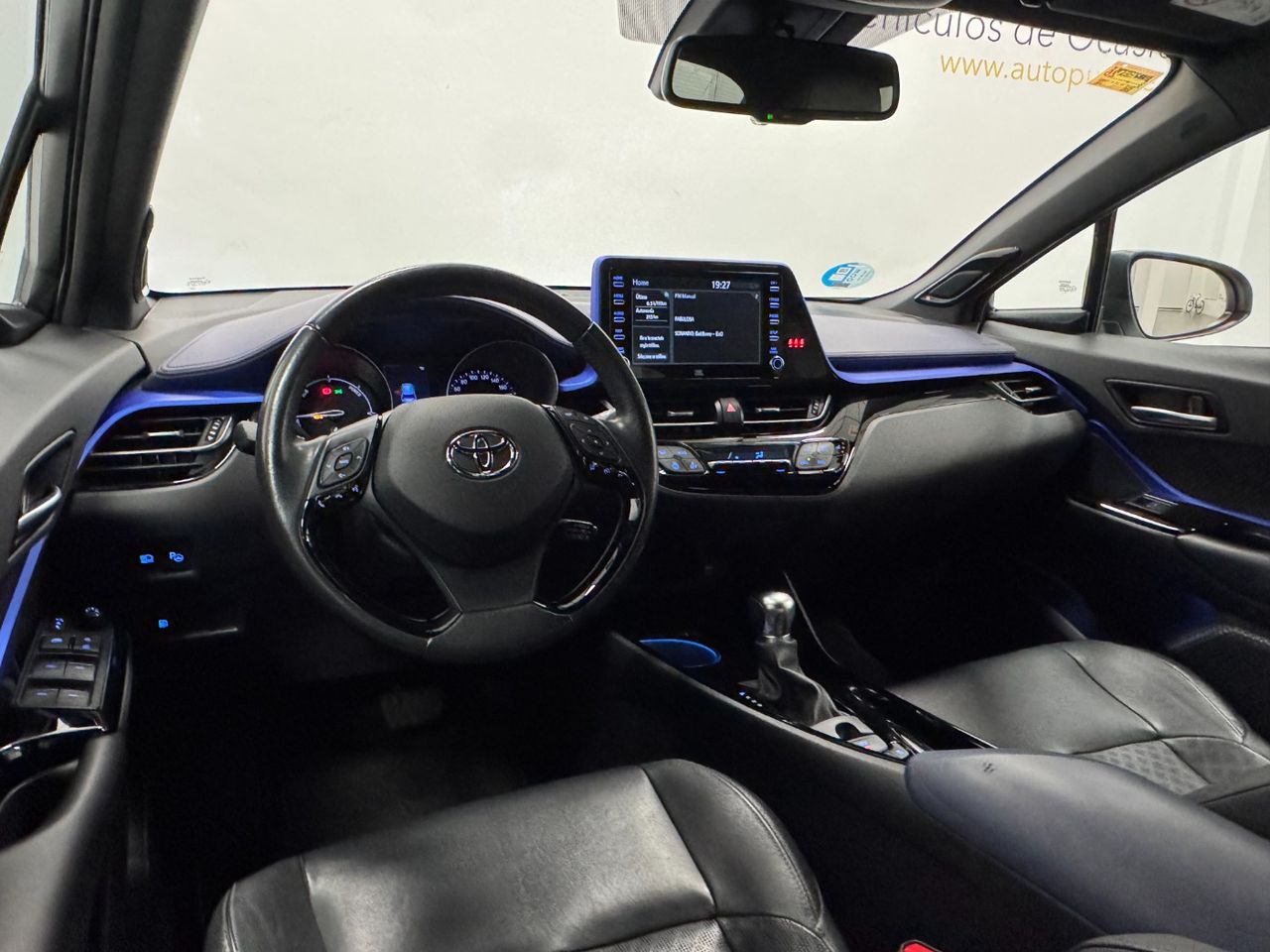 Toyota C-HR CHR foto 9