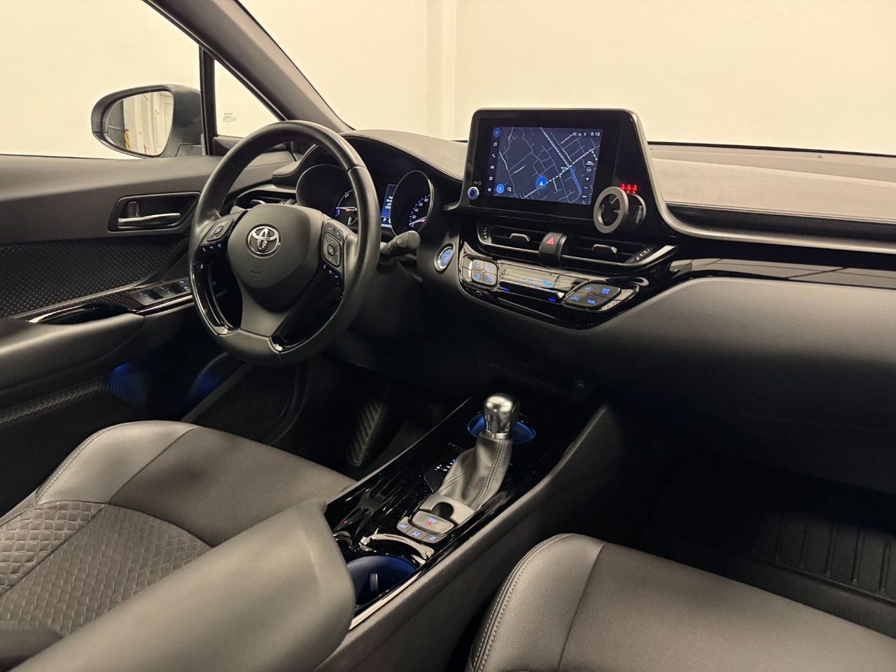 Toyota C-HR 180H ADVANCE foto 12