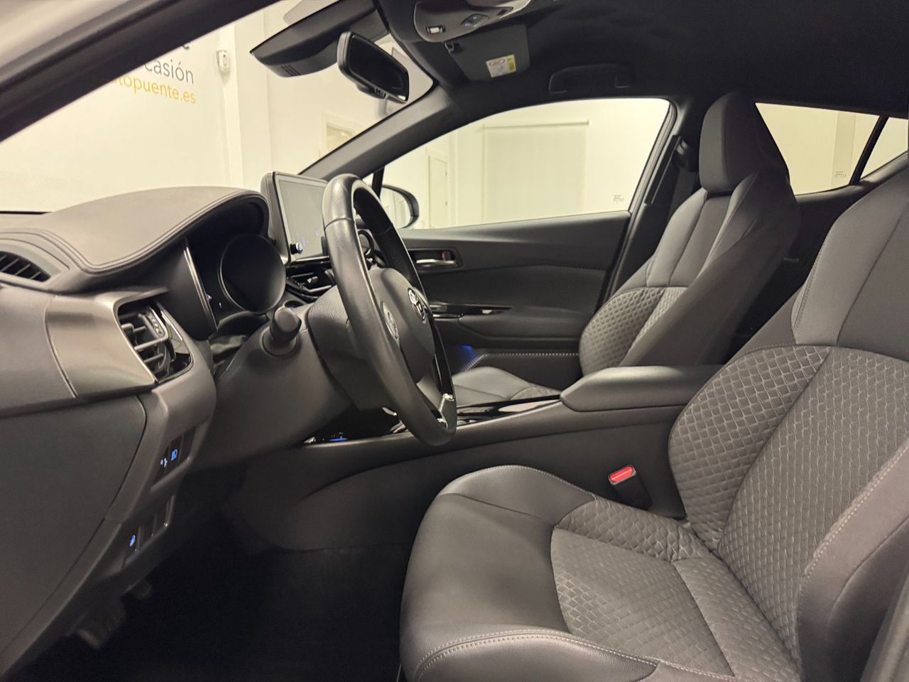 Toyota C-HR 180H ADVANCE foto 14