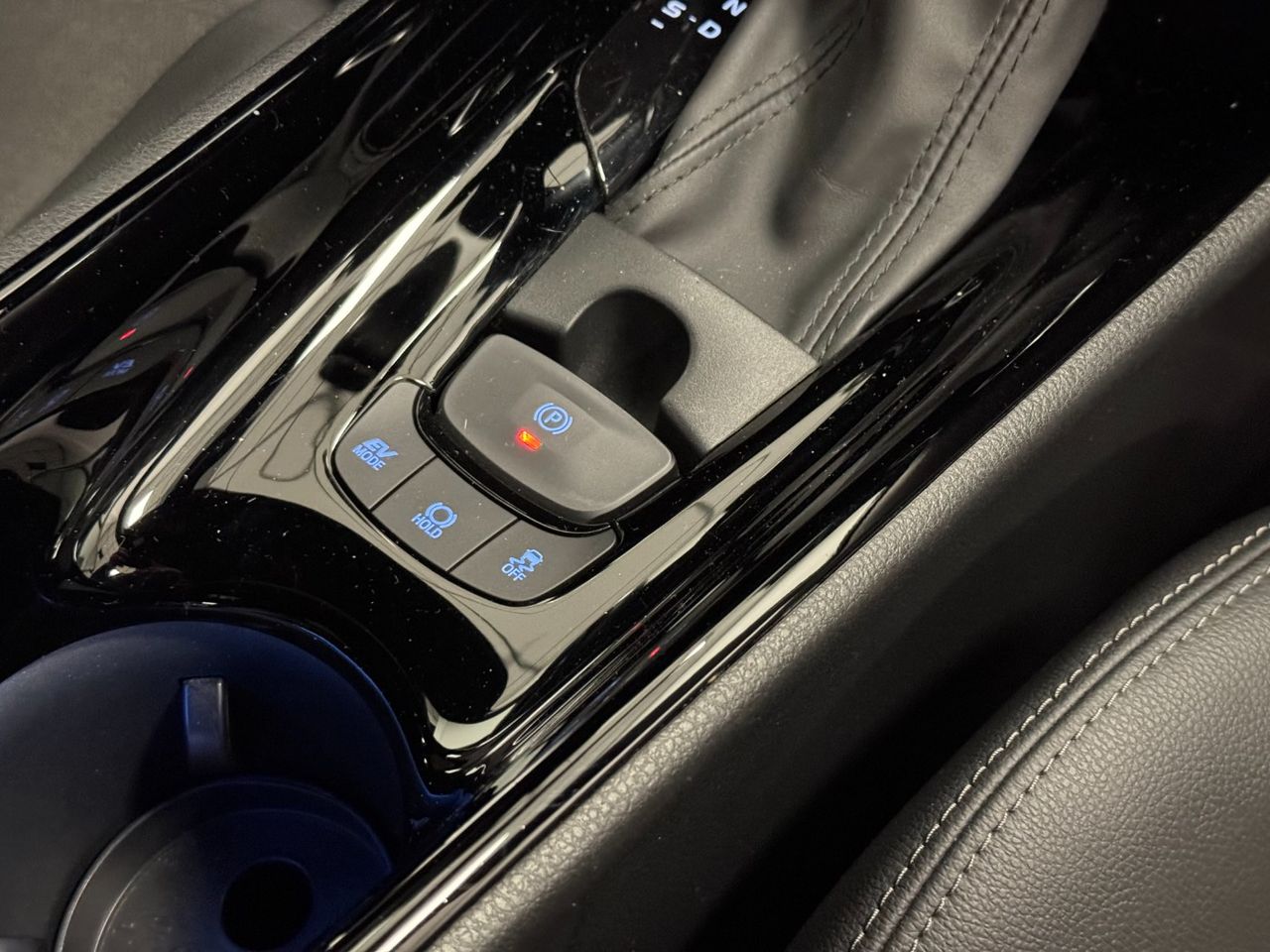 Toyota C-HR 180H ADVANCE foto 37