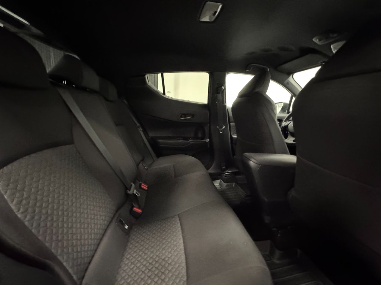 Toyota C-HR 180H ADVANCE foto 40