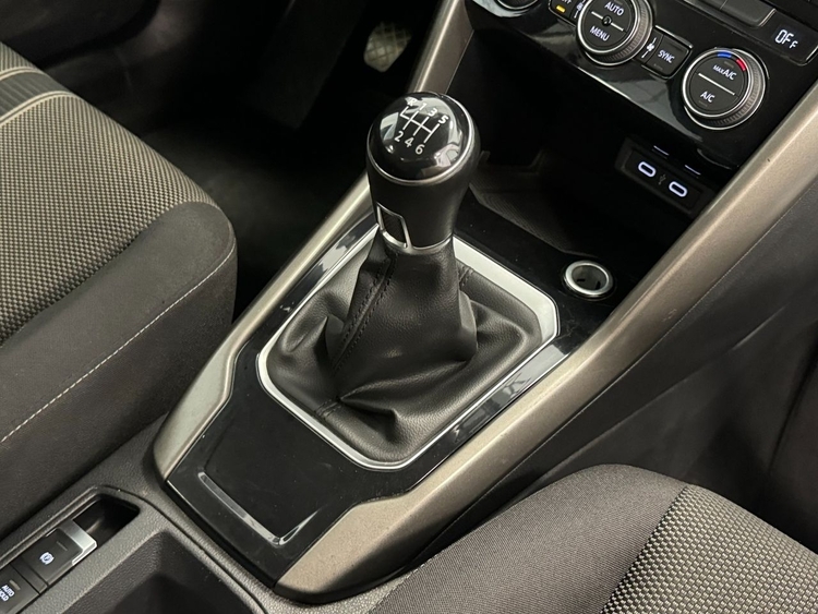 Volkswagen T-Roc ADVANCE foto 27