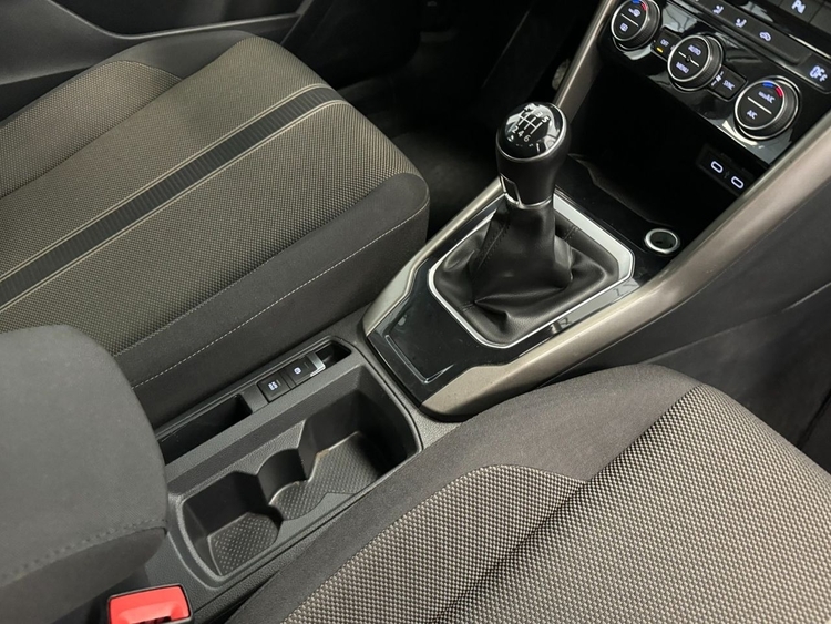 Volkswagen T-Roc ADVANCE foto 28