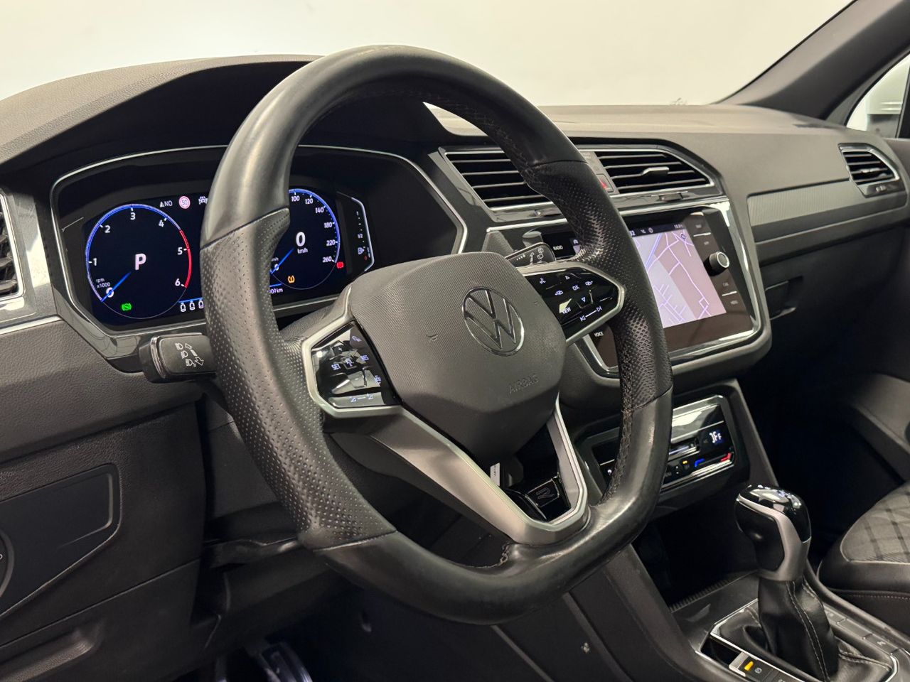 Volkswagen Tiguan R LINE foto 15