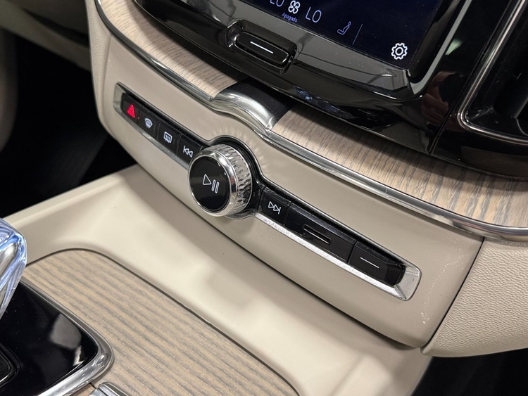 Volvo XC60 B4 PLUS BRIGHT foto 37