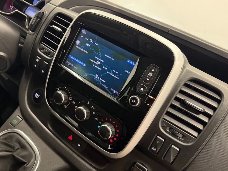 Renault Trafic Passenger Largo Energy Blue dCi 107 kW (145 CV) foto 26