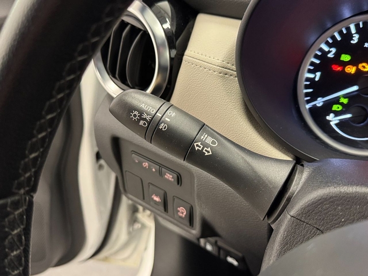 Nissan Micra TEKNA foto 24